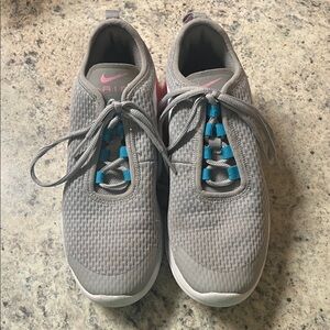 Girls Nike Air Max Motion 2